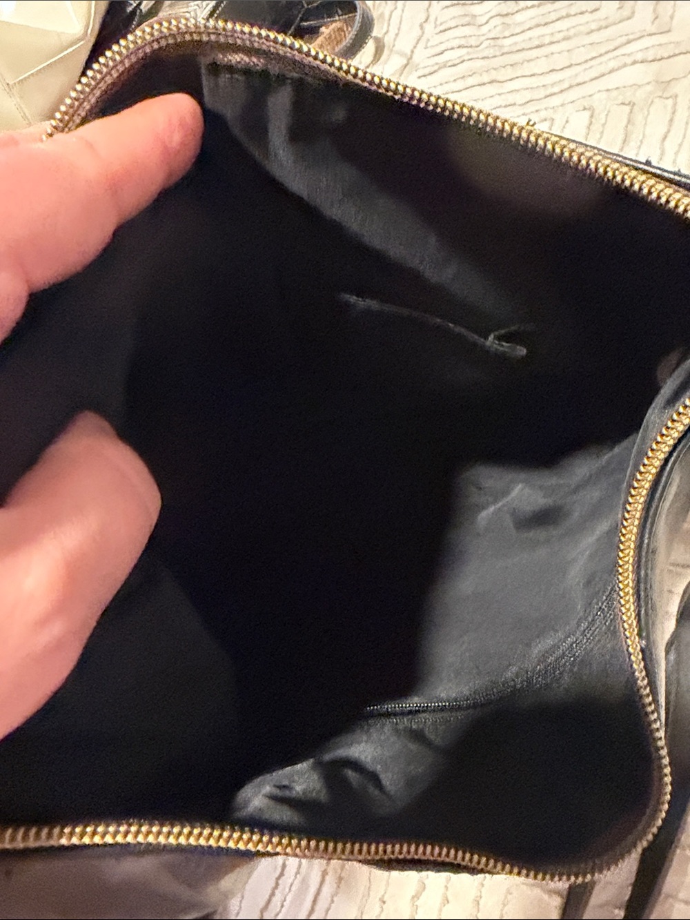 Sleek Black Leather Shoulder Hobo Bag - Picture 10 of 10